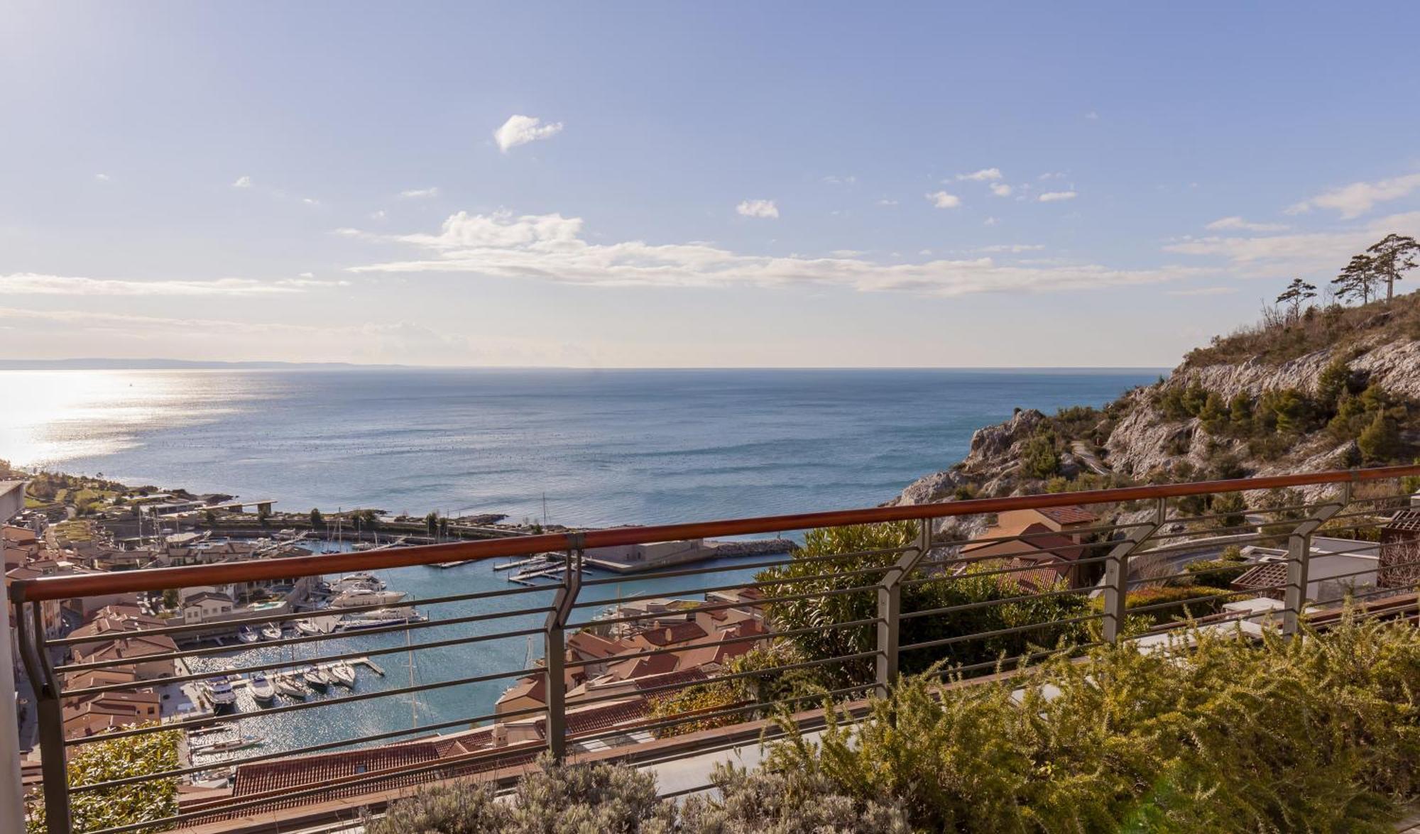 Portopiccolo Avolare Apartments In Panoramic Terrasses - Beach Included Сістьяна Екстер'єр фото